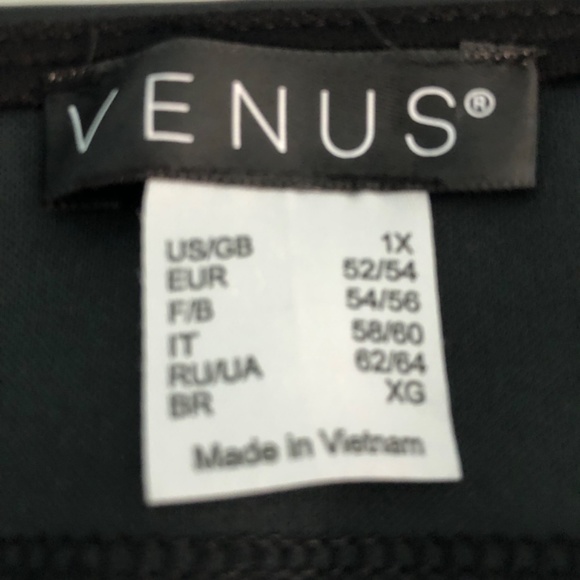 VENUS Mixed Media Wrap-Look Top NWOT 1X - Picture 9 of 10